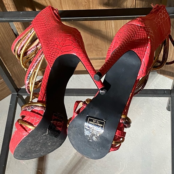 Exotic Hot Pink & Snake print & Gold strap, Stoestiletto Heels - Picture 14 of 14